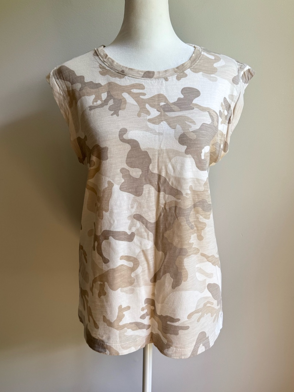 Sanctuary Women’s Sleeveless Top Camo Neutral Colors‎ Size Medium Cotton Blend